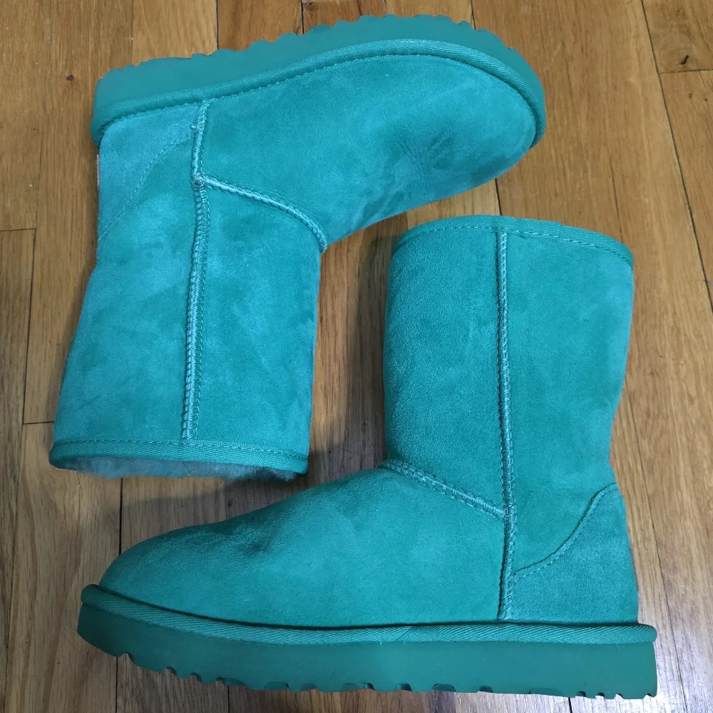 UGG Classic Short II Boots Emerald Green Size 5 - Picture 13 of 14